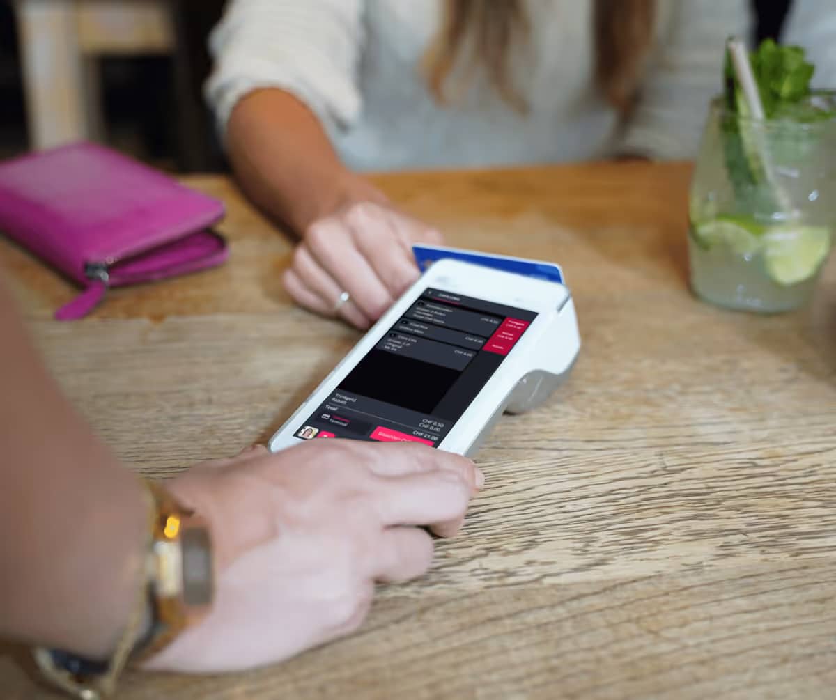 Tap-to-Pay with smartphone at the Yoordi Pay terminal